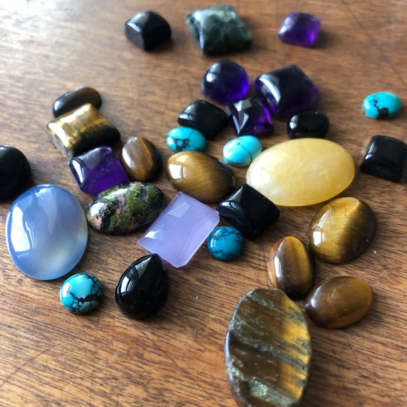 Mixed Lot of 30 Gemstone Cabochons